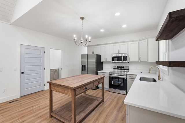 647 Forest Circle, Sparta, TN 38583