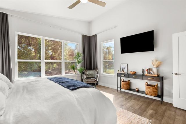 307 Bedford DR, Spicewood, TX 78669