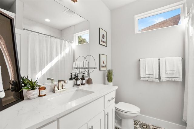 307 Bedford DR, Spicewood, TX 78669