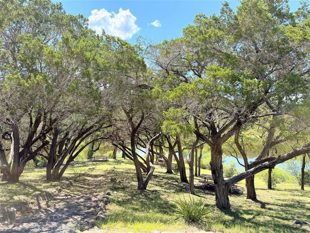 307 Bedford DR, Spicewood, TX 78669