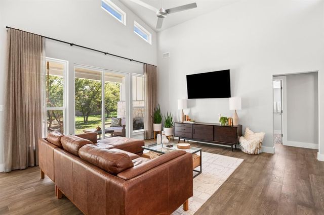 307 Bedford DR, Spicewood, TX 78669