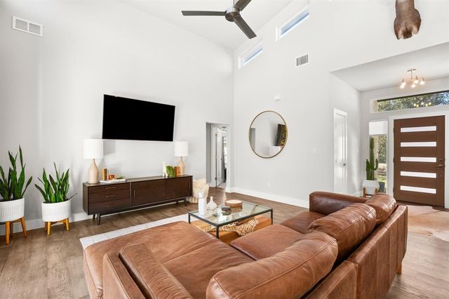 307 Bedford DR, Spicewood, TX 78669