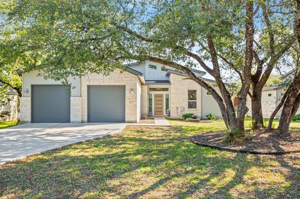 307 Bedford DR, Spicewood, TX 78669