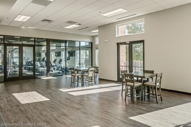 3320 Spinnaker Lane 13B, Detroit, MI 48207