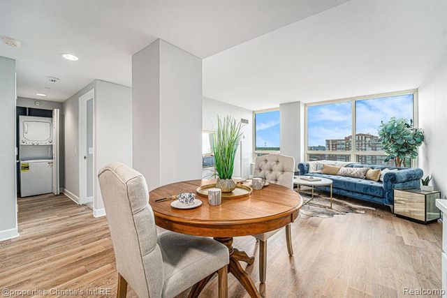 3320 Spinnaker Lane 13B, Detroit, MI 48207