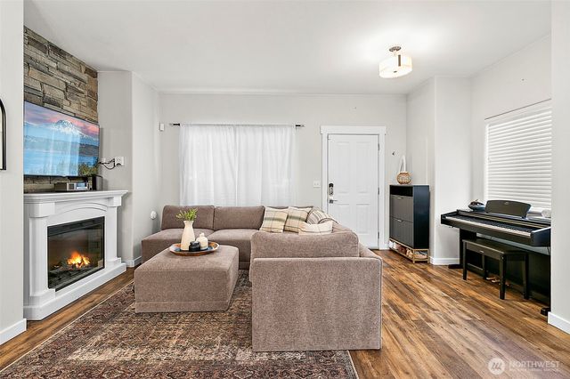 20631 12th Avenue S, Seatac, WA 98198