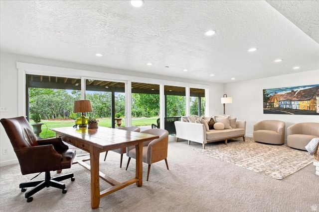 2424 E OAKCREST LN, Holladay, UT 84121