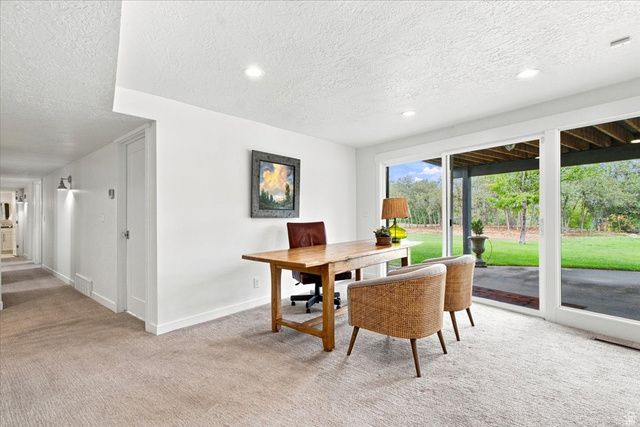 2424 E OAKCREST LN, Holladay, UT 84121