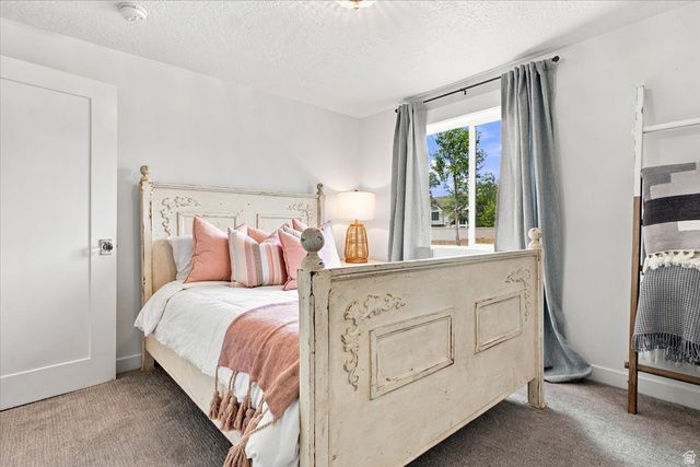 2424 E OAKCREST LN, Holladay, UT 84121