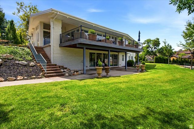 2424 E OAKCREST LN, Holladay, UT 84121