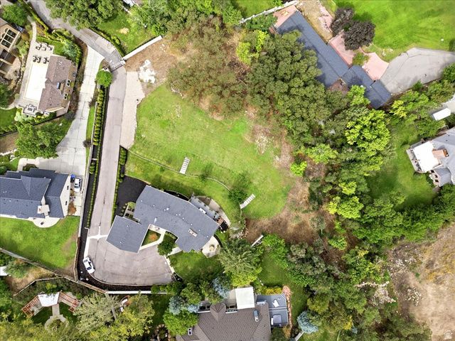 2424 E OAKCREST LN, Holladay, UT 84121