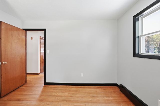42 Lakeview Dr, West Brookfield, MA 01585