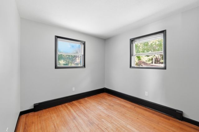 42 Lakeview Dr, West Brookfield, MA 01585