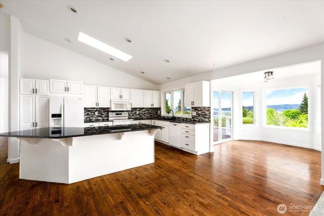 366 Samanthia Lane, Camano Island, WA 98282