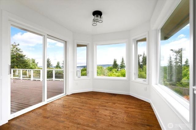 366 Samanthia Lane, Camano Island, WA 98282