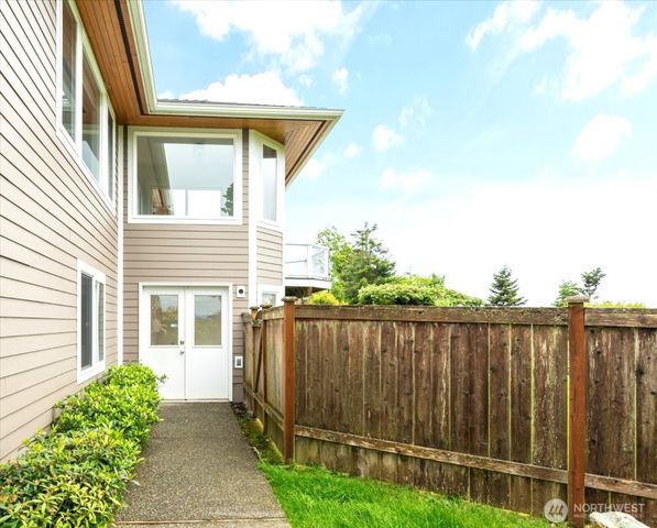 366 Samanthia Lane, Camano Island, WA 98282