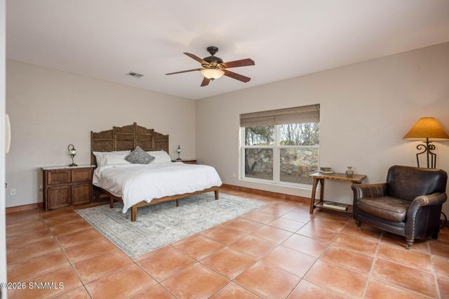 8801 Silk Oak Court, Las Cruces, NM 88011