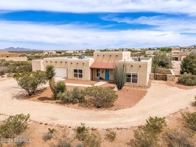 8801 Silk Oak Court, Las Cruces, NM 88011