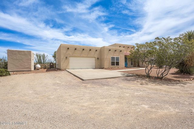 8801 Silk Oak Court, Las Cruces, NM 88011