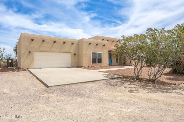 8801 Silk Oak Court, Las Cruces, NM 88011