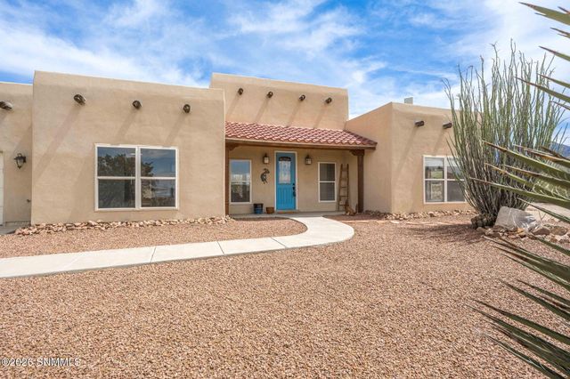 8801 Silk Oak Court, Las Cruces, NM 88011