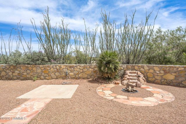 8801 Silk Oak Court, Las Cruces, NM 88011
