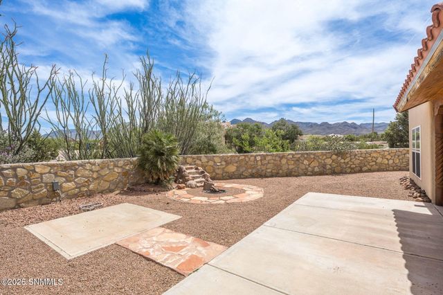 8801 Silk Oak Court, Las Cruces, NM 88011