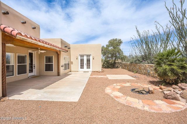 8801 Silk Oak Court, Las Cruces, NM 88011
