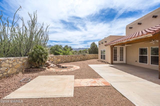 8801 Silk Oak Court, Las Cruces, NM 88011