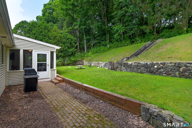 30 Maple Ave Extension, Bethel, CT 06801