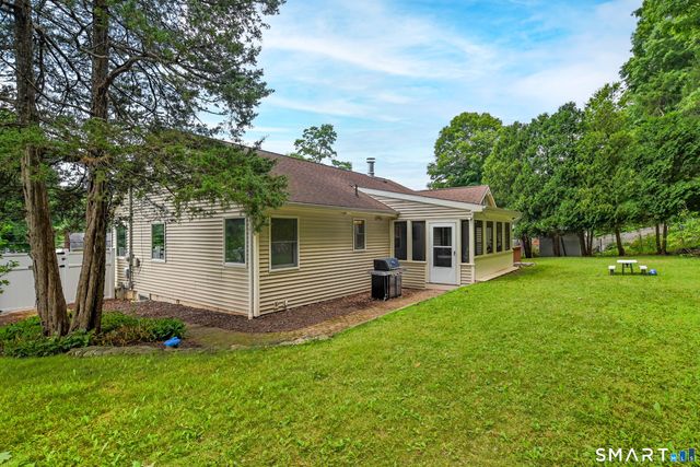 30 Maple Ave Extension, Bethel, CT 06801