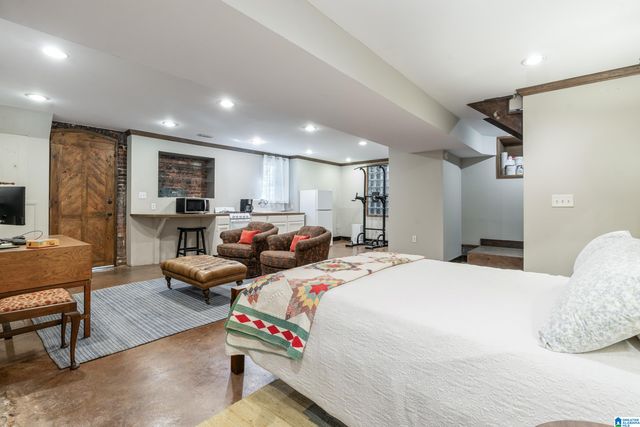 3230 CLIFF ROAD, Birmingham, AL 35205