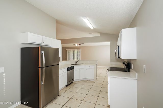 9135 SHINDLER CROSSING Drive, Jacksonville, FL 32222