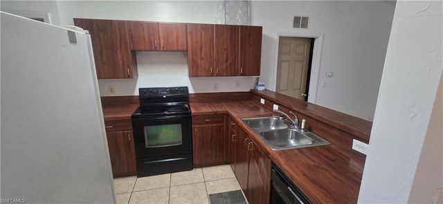 573 Bell BLVD S, Lehigh Acres, FL 33974