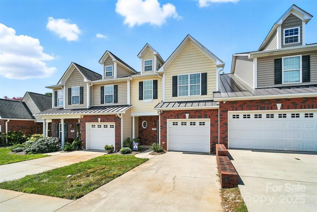 1995 Talbot Lane, Hickory, NC 28602