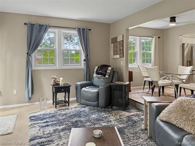 1699 Brentwood Drive, Troy, MI 48098