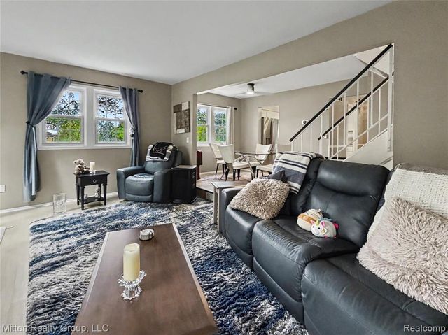 1699 Brentwood Drive, Troy, MI 48098