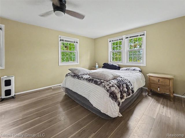 1699 Brentwood Drive, Troy, MI 48098