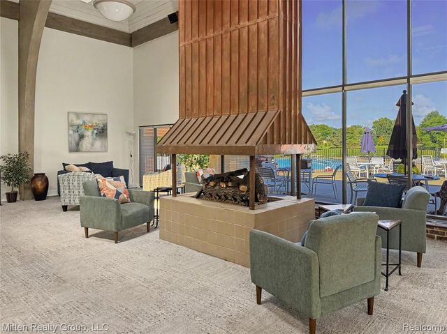 1699 Brentwood Drive, Troy, MI 48098