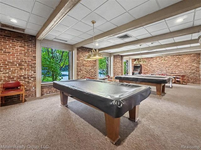 1699 Brentwood Drive, Troy, MI 48098