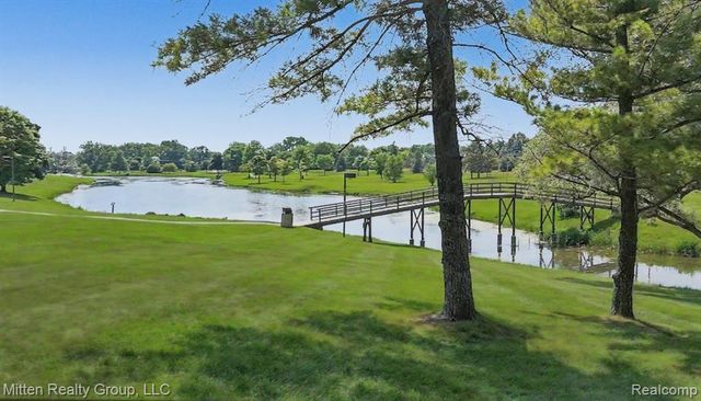 1699 Brentwood Drive, Troy, MI 48098
