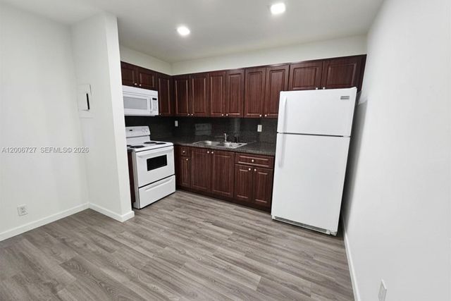 6961 W 14th Ct 107, Hialeah, FL 33014