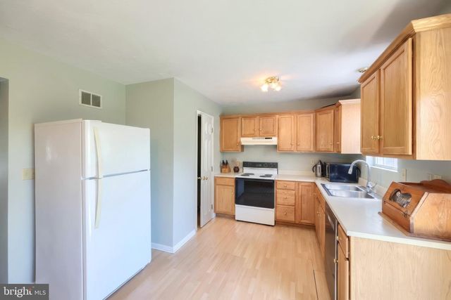 112 BILLERBECK ST, New Oxford, PA 17350