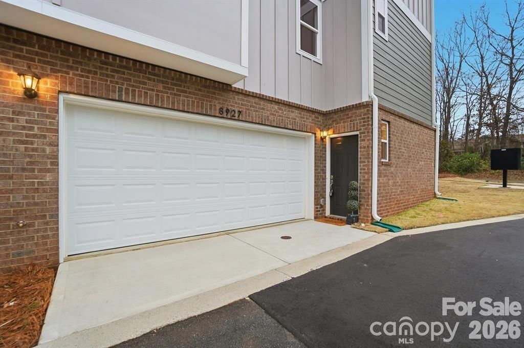 8927 Sharonbrook Drive, Charlotte, NC 28210
