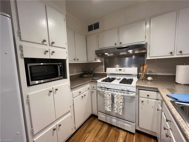1302 Runyon Drive, Greensboro, NC 27405
