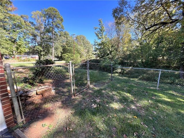 1302 Runyon Drive, Greensboro, NC 27405