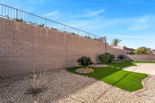 2323 Fayetteville Avenue, Henderson, NV 89052