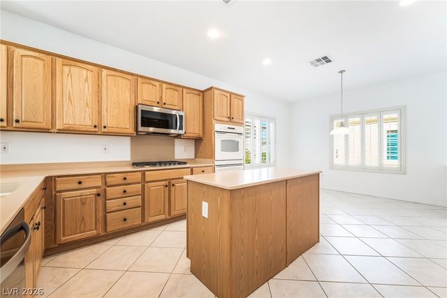 2323 Fayetteville Avenue, Henderson, NV 89052