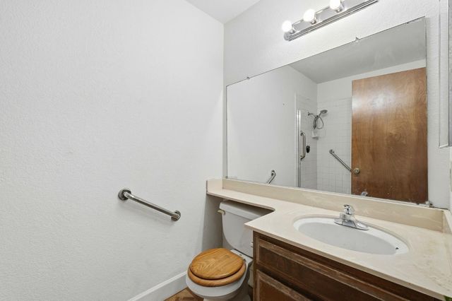 95 Saginaw Cir, Sacramento, CA 95833