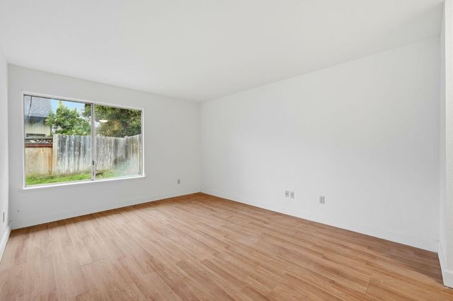 95 Saginaw Cir, Sacramento, CA 95833